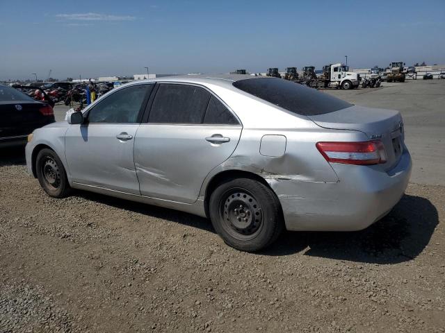 4T1BF3EK4AU070447 - 2010 TOYOTA CAMRY BASE SILVER photo 2