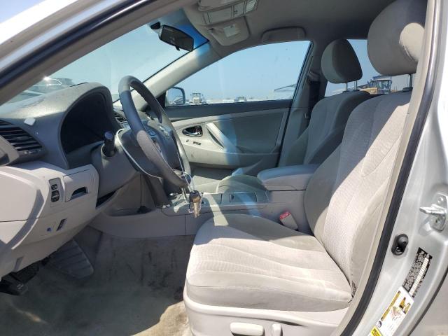 4T1BF3EK4AU070447 - 2010 TOYOTA CAMRY BASE SILVER photo 7
