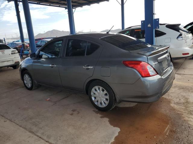 3N1CN7AP7KL830020 - 2019 NISSAN VERSA S Մոխրագույն լուսանկար 2