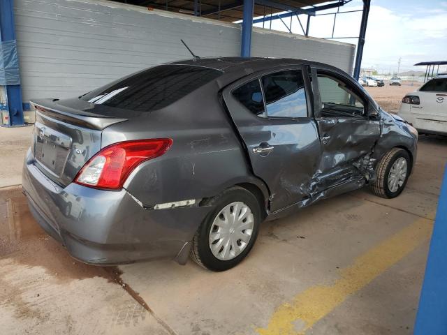 3N1CN7AP7KL830020 - 2019 NISSAN VERSA S Մոխրագույն լուսանկար 3