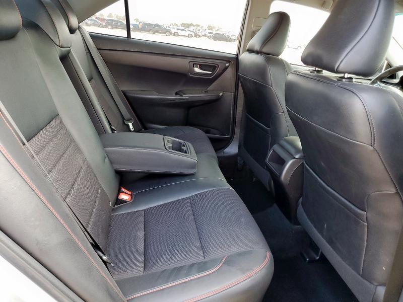 4T1BF1FK5HU727155 - 2017 TOYOTA CAMRY LE SILVER photo 10