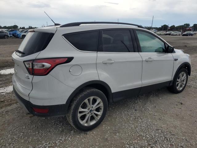 1FMCU9GD2HUC55568 - 2017 FORD ESCAPE SE WHITE photo 3