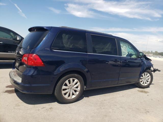2C4RVABG8DR725124 - 2013 VOLKSWAGEN ROUTAN SE BLUE photo 3