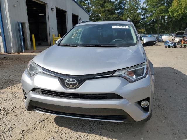 2T3WFREV0HW374469 - 2017 TOYOTA RAV4 XLE SILVER photo 5