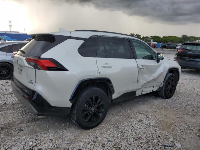 4T3T6RFVXNU068635 - 2022 TOYOTA RAV4 SE 白色 照片 3