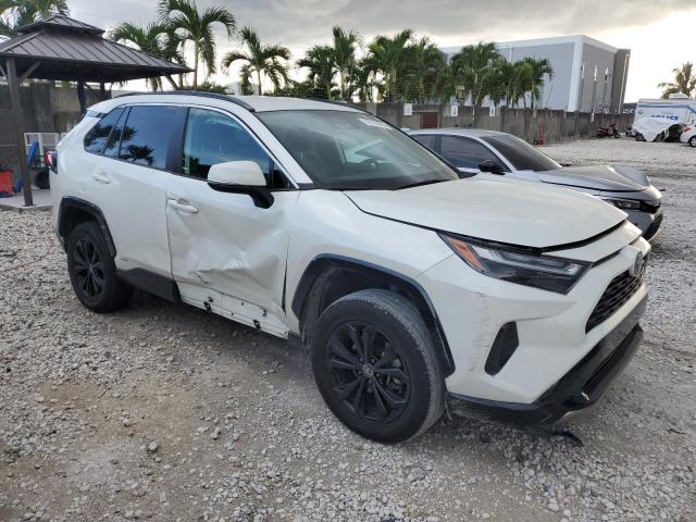 4T3T6RFVXNU068635 - 2022 TOYOTA RAV4 SE 白色 照片 4