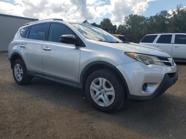 JTMBFREV3FJ042309 - 2015 TOYOTA RAV4 LE ვერცხლისფერი ფოტო 4