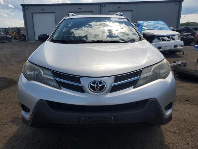 JTMBFREV3FJ042309 - 2015 TOYOTA RAV4 LE ვერცხლისფერი ფოტო 5