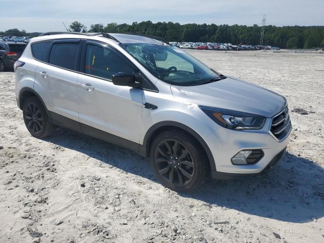 1FMCU0GD5JUD25971 - 2018 FORD ESCAPE SE ვერცხლისფერი ფოტო 4