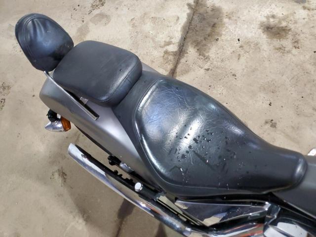 JH2SC6151AK000664 - 2010 HONDA VT1300 CX GRAY photo 6