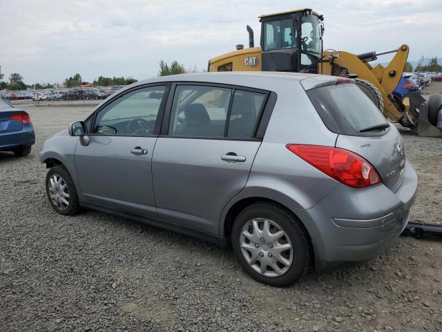 3N1BC1CP2BL396441 - 2011 NISSAN VERSA S 银色 照片 2