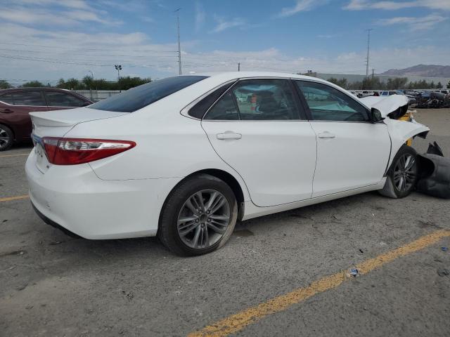4T1BF1FK7GU210017 - 2016 TOYOTA CAMRY LE თეთრი ფოტო 3