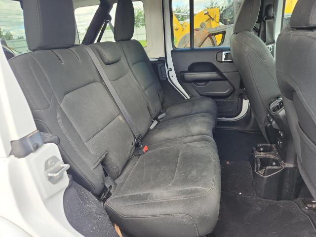 1C4HJXEG2JW172785 - 2018 JEEP WRANGLER U SAHARA Белый фото 11