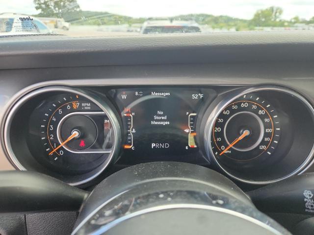 1C4HJXEG2JW172785 - 2018 JEEP WRANGLER U SAHARA Белый фото 9