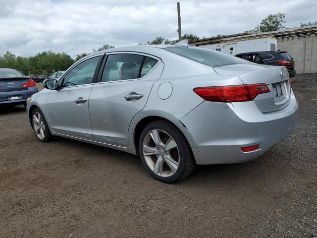 19VDE1F76DE006291 - 2013 ACURA ILX 20 TECH SILVER photo 2