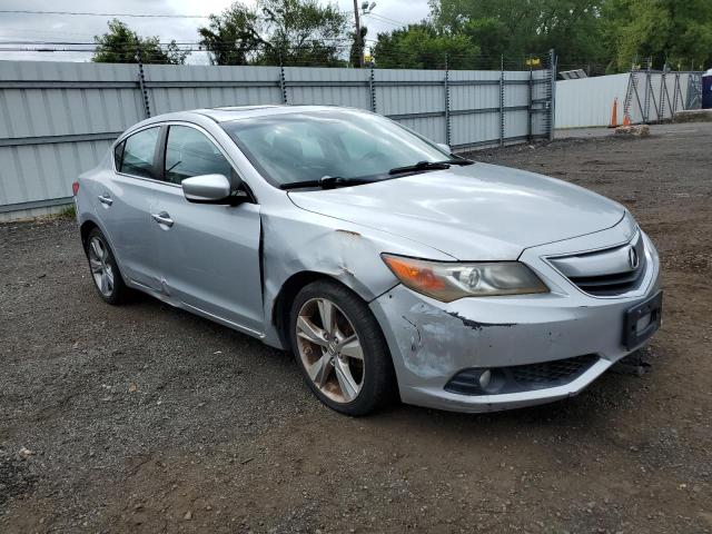 19VDE1F76DE006291 - 2013 ACURA ILX 20 TECH SILVER photo 4
