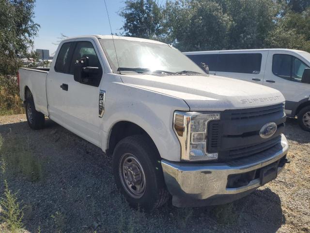 1FT7X2A61JEB30110 - 2018 FORD F250 SUPER DUTY თეთრი ფოტო 4