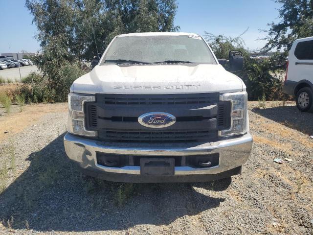 1FT7X2A61JEB30110 - 2018 FORD F250 SUPER DUTY თეთრი ფოტო 5