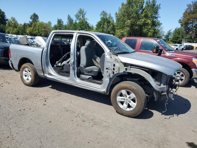 3C6RR7LT8KG622475 - 2019 RAM 1500 CLASSIC SLT Srebrny zdjęcie 4