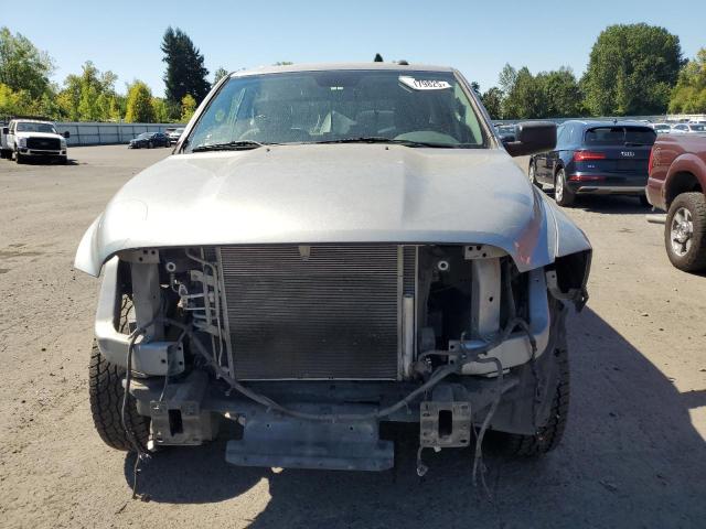 3C6RR7LT8KG622475 - 2019 RAM 1500 CLASSIC SLT Srebrny zdjęcie 5