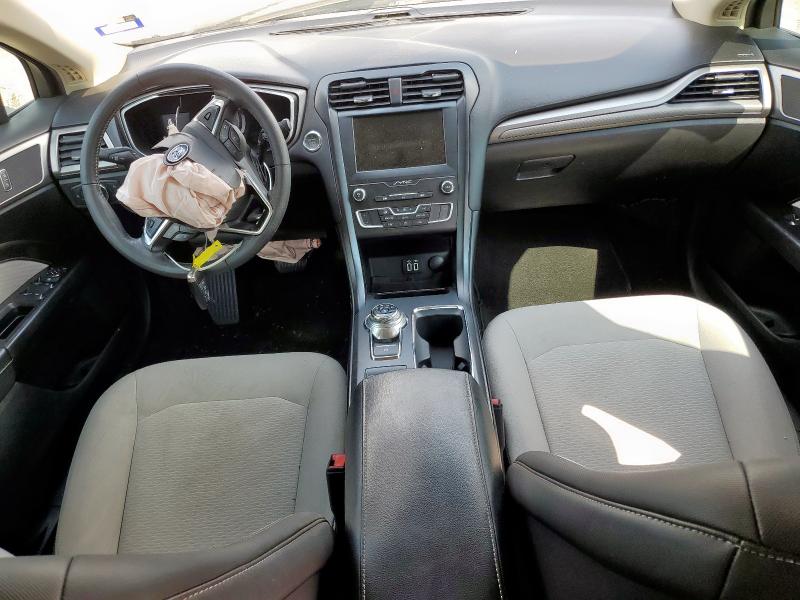 3FA6P0HD4KR231716 - 2019 FORD FUSION SE BLACK photo 8