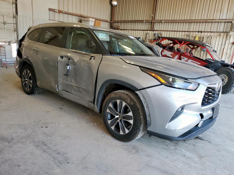 5TDKDRAHXPS014968 - 2023 TOYOTA HIGHLANDER L ვერცხლისფერი ფოტო 4