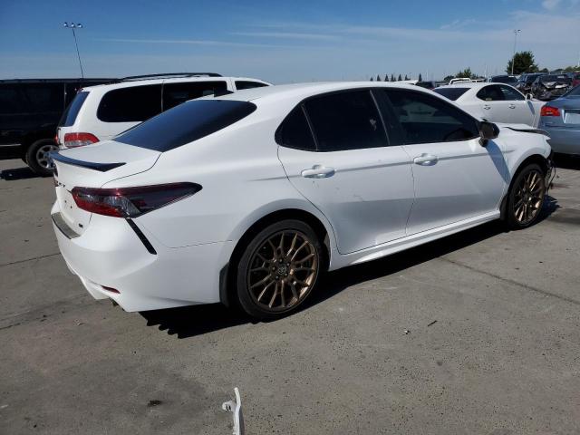 4T1G11AK3PU111044 - 2023 TOYOTA CAMRY SE NIGHT SHADE WHITE photo 3