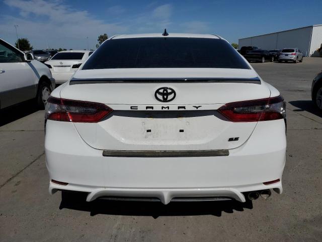 4T1G11AK3PU111044 - 2023 TOYOTA CAMRY SE NIGHT SHADE WHITE photo 6