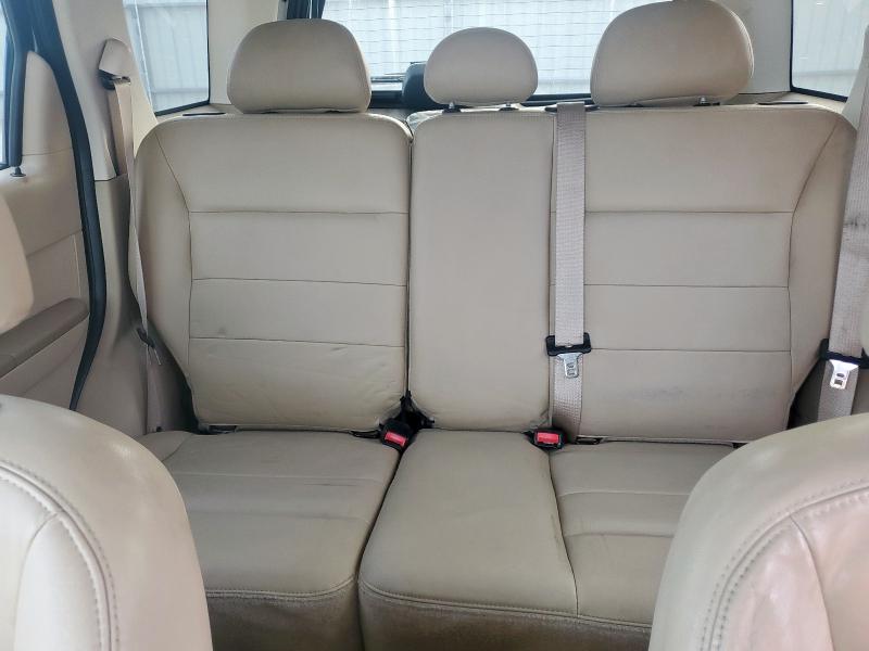 1FMCU031X8KB14637 - 2008 FORD ESCAPE XLT WHITE photo 10