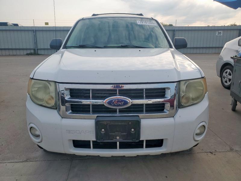 1FMCU031X8KB14637 - 2008 FORD ESCAPE XLT WHITE photo 5