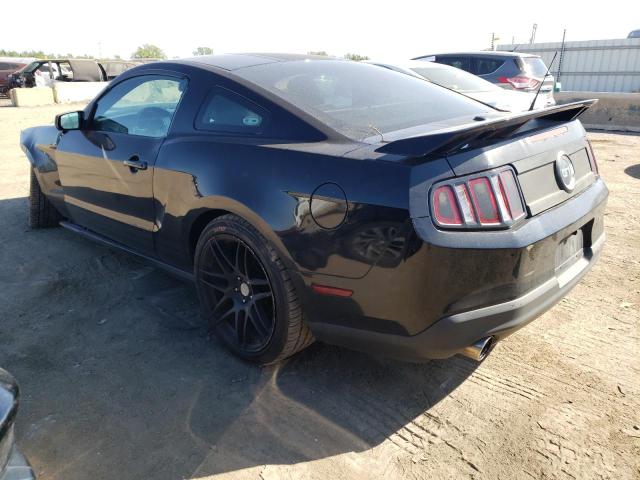 1ZVBP8AM4B5102988 - 2011 FORD MUSTANG BLACK photo 2