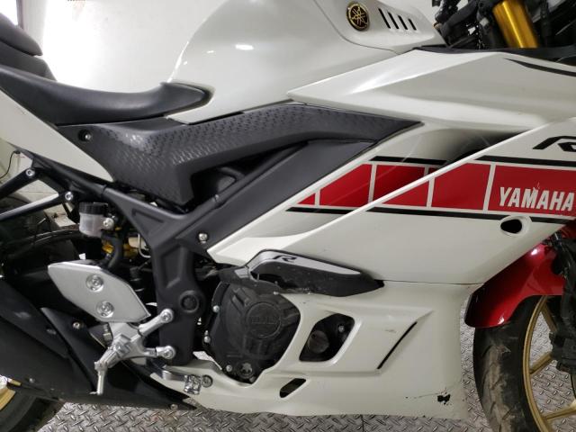 MH3RH18Y2NK008923 - 2022 YAMAHA YZFR3 A WHITE photo 5