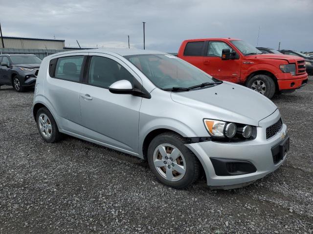1G1JA6SH0F4133519 - 2015 CHEVROLET SONIC LS ვერცხლისფერი ფოტო 4