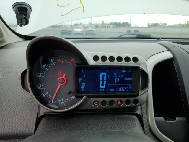 1G1JA6SH0F4133519 - 2015 CHEVROLET SONIC LS ვერცხლისფერი ფოტო 9