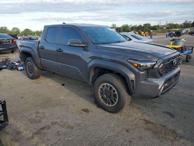 3TMLB5JNXRM006493 - 2024 TOYOTA TACOMA DOUBLE CAB GRAY photo 4