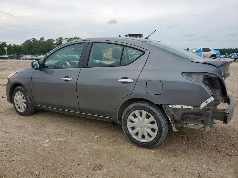 3N1CN7AP4JL812976 - 2018 NISSAN VERSA S GRAY photo 2