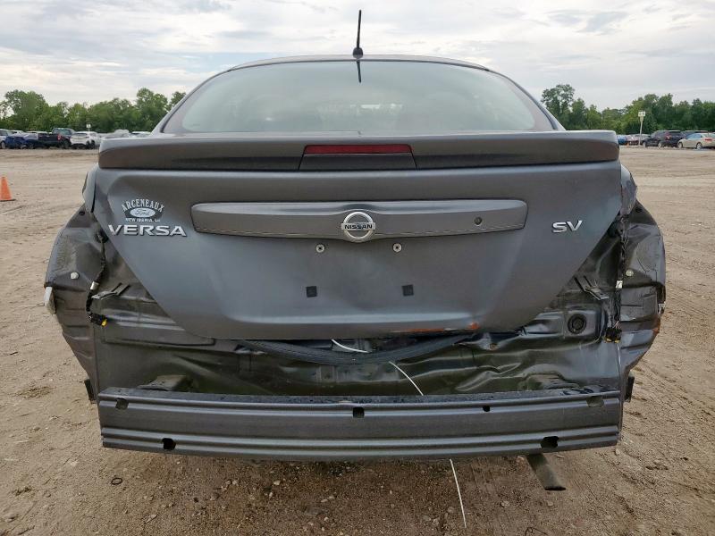 3N1CN7AP4JL812976 - 2018 NISSAN VERSA S GRAY photo 6