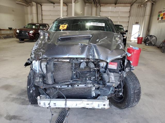 3TMCZ5AN5HM045387 - 2017 TOYOTA TACOMA DOUBLE CAB GRAY photo 5