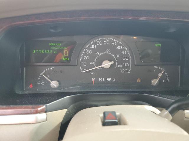 1LNHM81W93Y686887 - 2003 LINCOLN TOWN CAR EXECUTIVE Kremowy zdjęcie 9