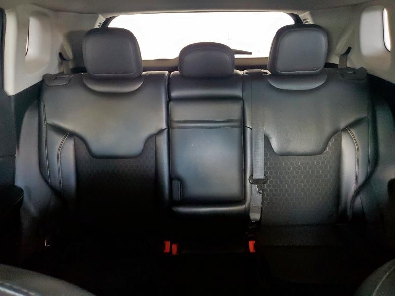 3C4NJDBB0JT393446 - 2018 JEEP COMPASS LATITUDE Srebrny zdjęcie 10