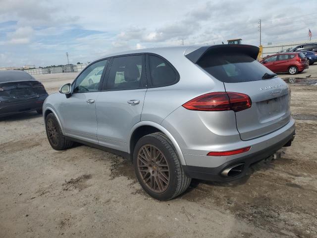 WP1AA2A24HKA81905 - 2017 PORSCHE CAYENNE SILVER photo 2