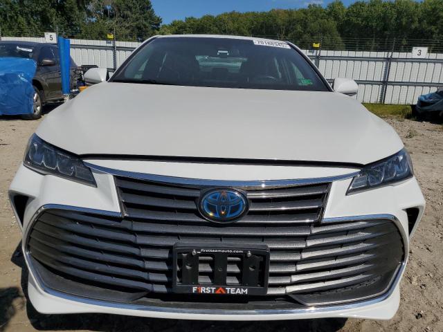 4T1A21FB8LU017926 - 2020 TOYOTA AVALON XLE WHITE photo 5