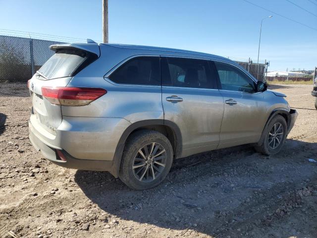 5TDJZRFH8JS540173 - 2018 TOYOTA HIGHLANDER SE SILVER photo 3