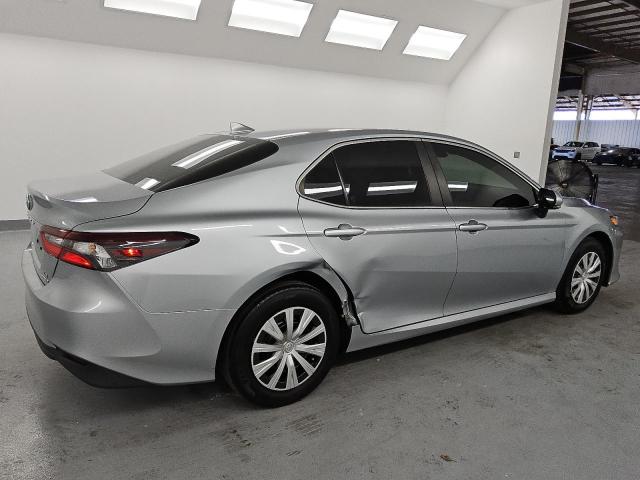 4T1C31AKXPU054740 - 2023 TOYOTA CAMRY LE SILVER photo 3