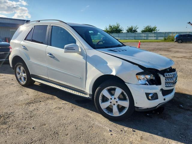 4JGBB8GB7BA633578 - 2011 MERCEDES-BENZ ML 350 4MATIC WHITE photo 4