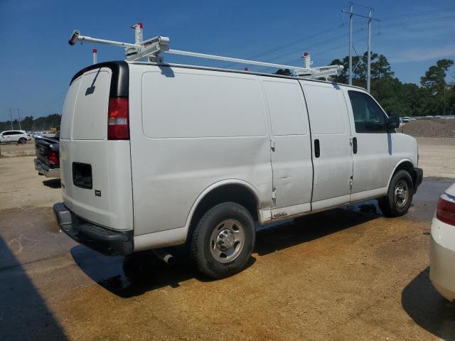 1GCWGAFG0K1370832 - 2019 CHEVROLET EXPRESS G2 WHITE photo 3