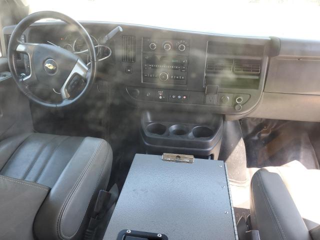 1GCWGAFG0K1370832 - 2019 CHEVROLET EXPRESS G2 WHITE photo 8