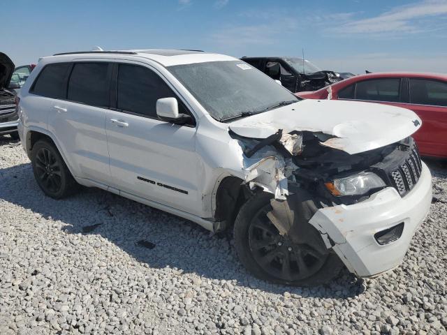 1C4RJFAG4JC332638 - 2018 JEEP GRAND CHER LAREDO Белый фото 4