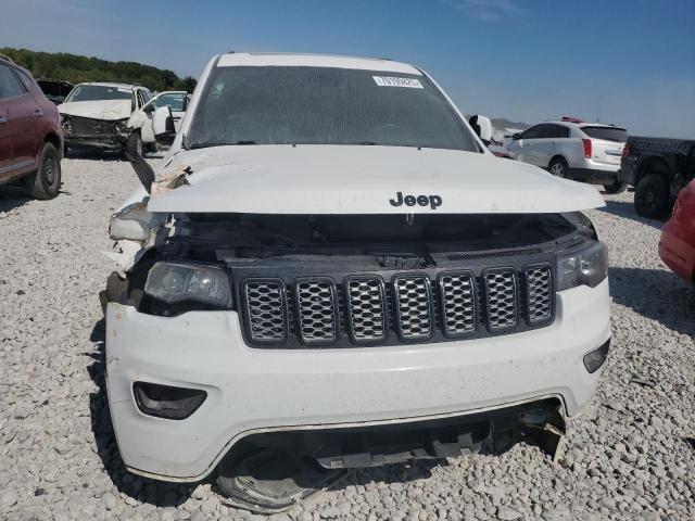 1C4RJFAG4JC332638 - 2018 JEEP GRAND CHER LAREDO Белый фото 5