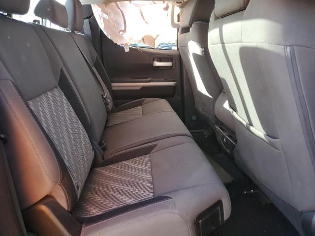 5TFUY5F15JX727747 - 2018 TOYOTA TUNDRA DOUBLE CAB SR/SR5 ORANGE photo 10